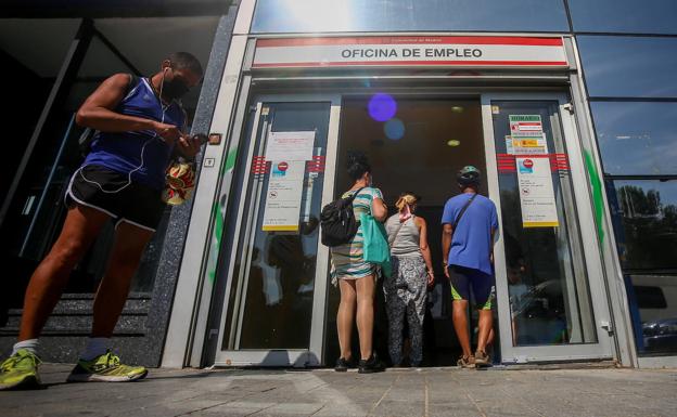 Cuándo se cobra el paro en el mes de febrero: qué día ingresa cada banco