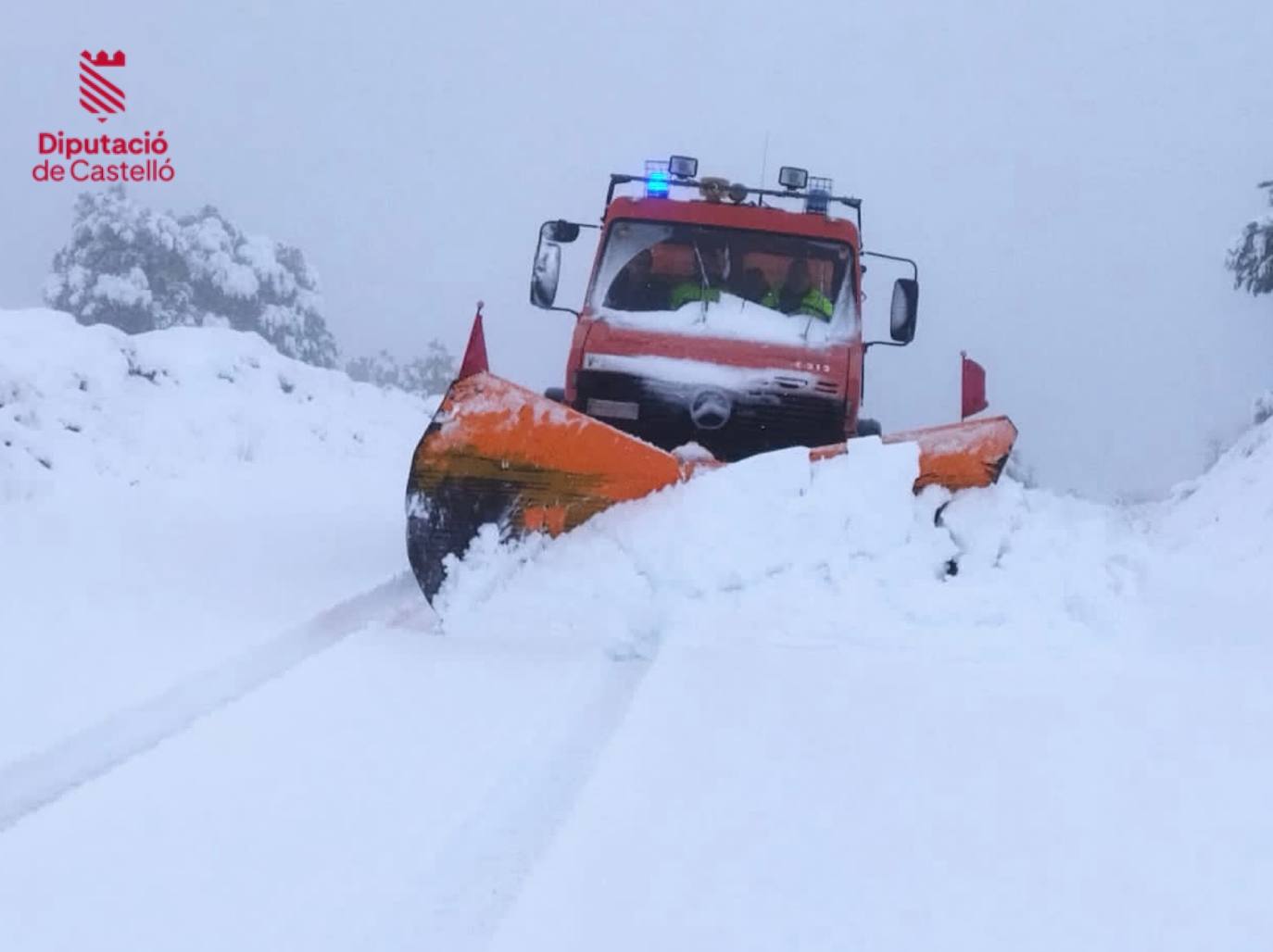 Nieve en Castellón: limpieza de carreteras