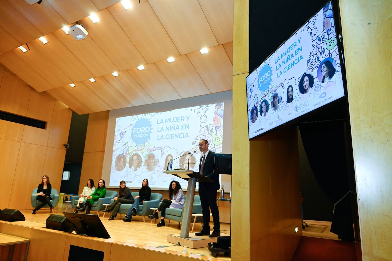 Foro de la Mujer y la Niña en la Ciencia en Valencia