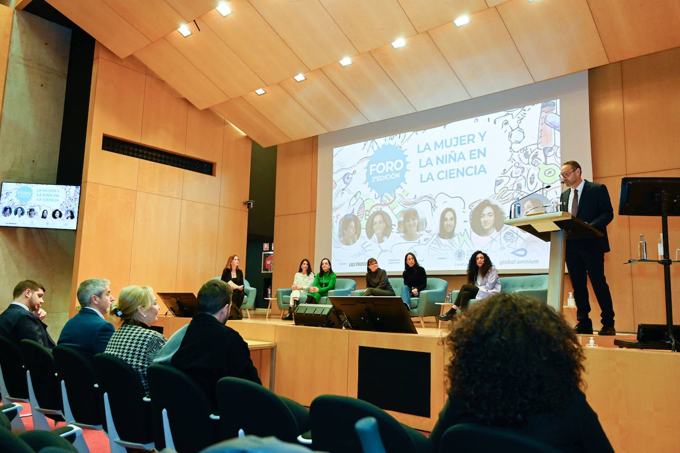 Foro de la Mujer y la Niña en la Ciencia en Valencia