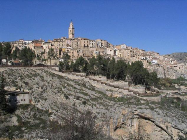 Bocairent (Valencia). Este pueblo cuenta con una gran influencia árabe que se puede ver reflejada en sus preciosas calles y casas encaramadas.