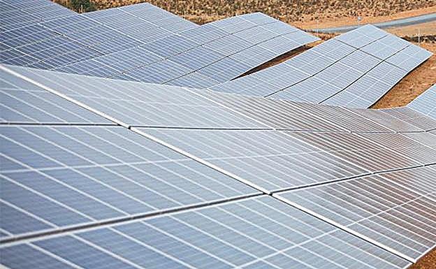 El Consell dice ahora que no se opone a la macroplanta solar de Castellón