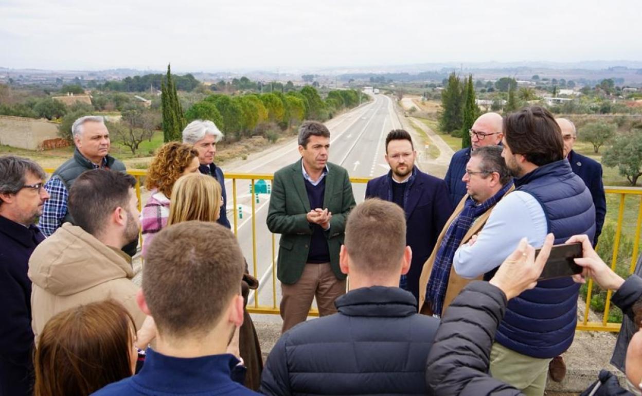 Visita del presidente del PP a l'Olleria donde se ha comprometido a terminar con la ampliación de la CV-60.