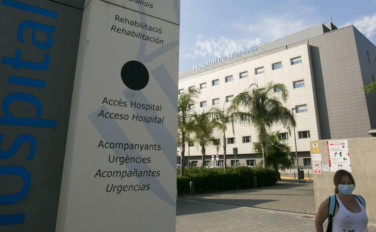 Acceso al hospital de Manises.