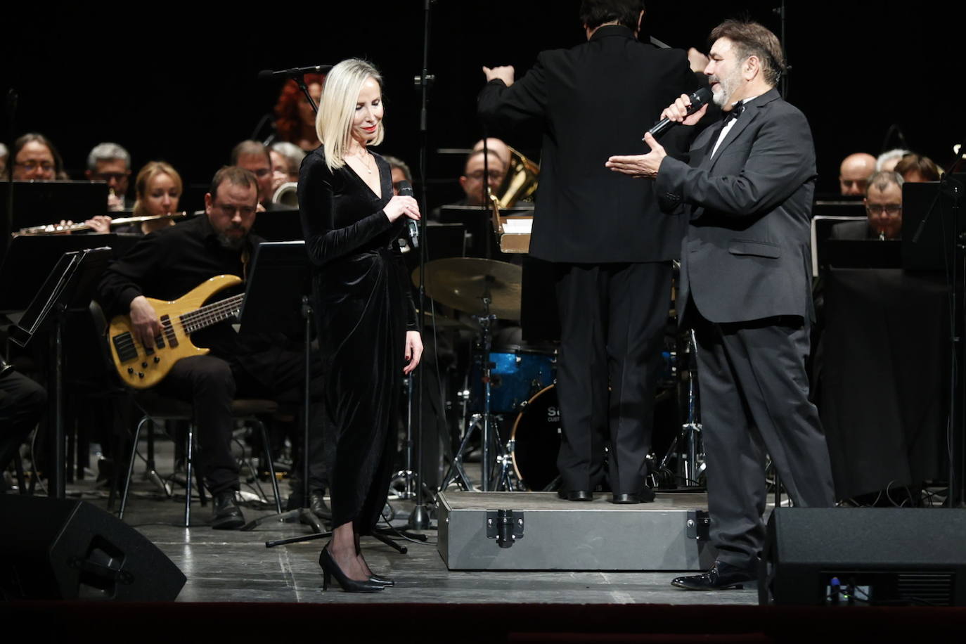 Fotos: Francisco regresa a los escenarios valencianos el mismo día en el que la capital del Turia &#039;resucita&#039; a Nino Bravo