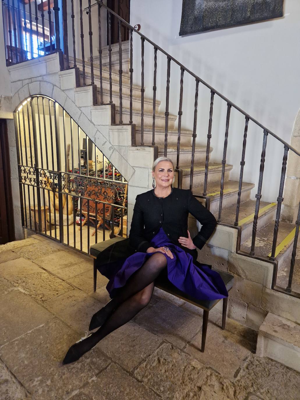 Laura Fitera, en la Torre de les Reixes, el salón donde se celebró el cumpleaños de Tere Barceló en Alicante.