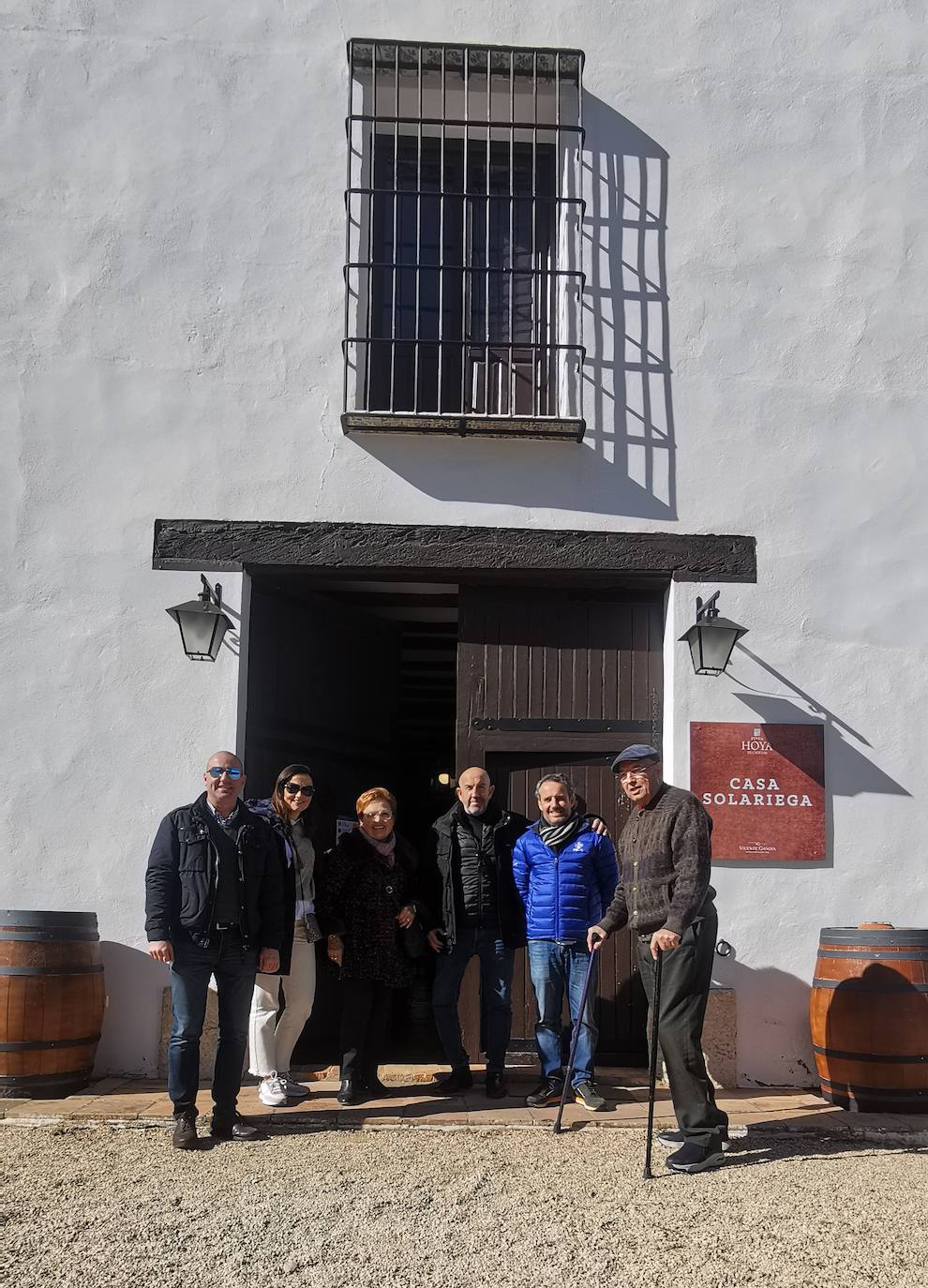 Un grupo de bodegueros visita la Finca Hoya de Cadenas.