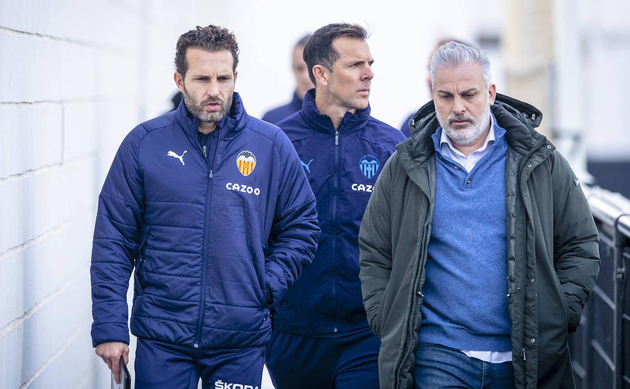 Rubén Baraja, Marchena y Rangel, esta mañana de jueves en la ciudad deportiva. 