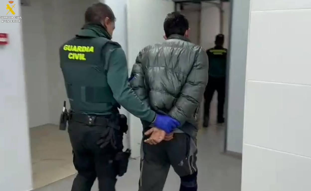 Uno de los detenidos. 