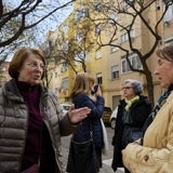 Vecinas de Tendetes, junto las fincas donde se actuará. 