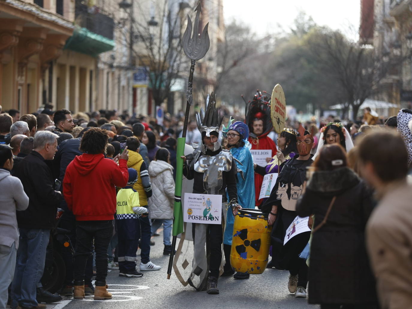 Fotos: El carnaval más multicolor llena Ruzafa