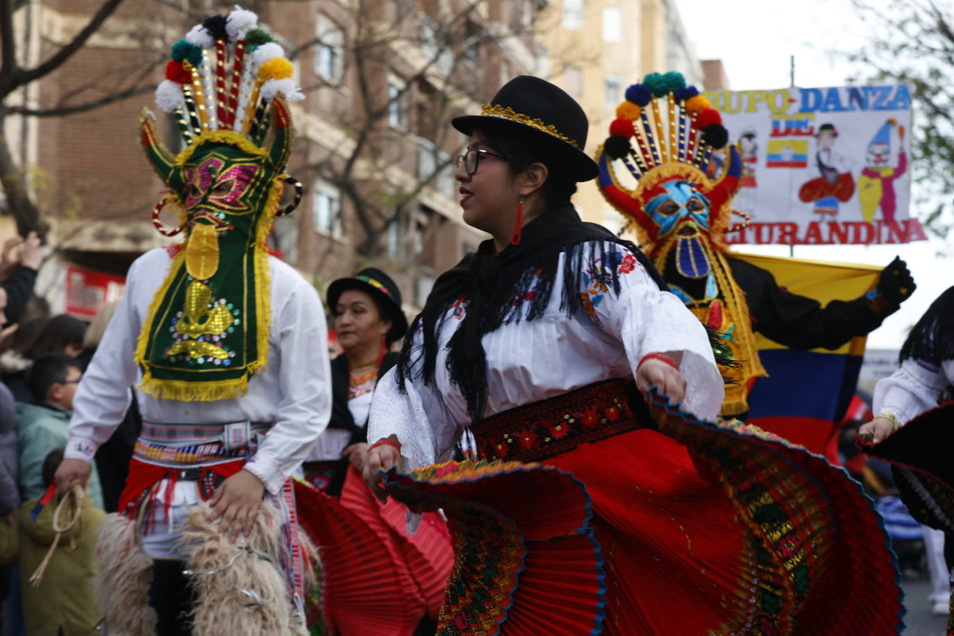 Fotos: El carnaval más multicolor llena Ruzafa