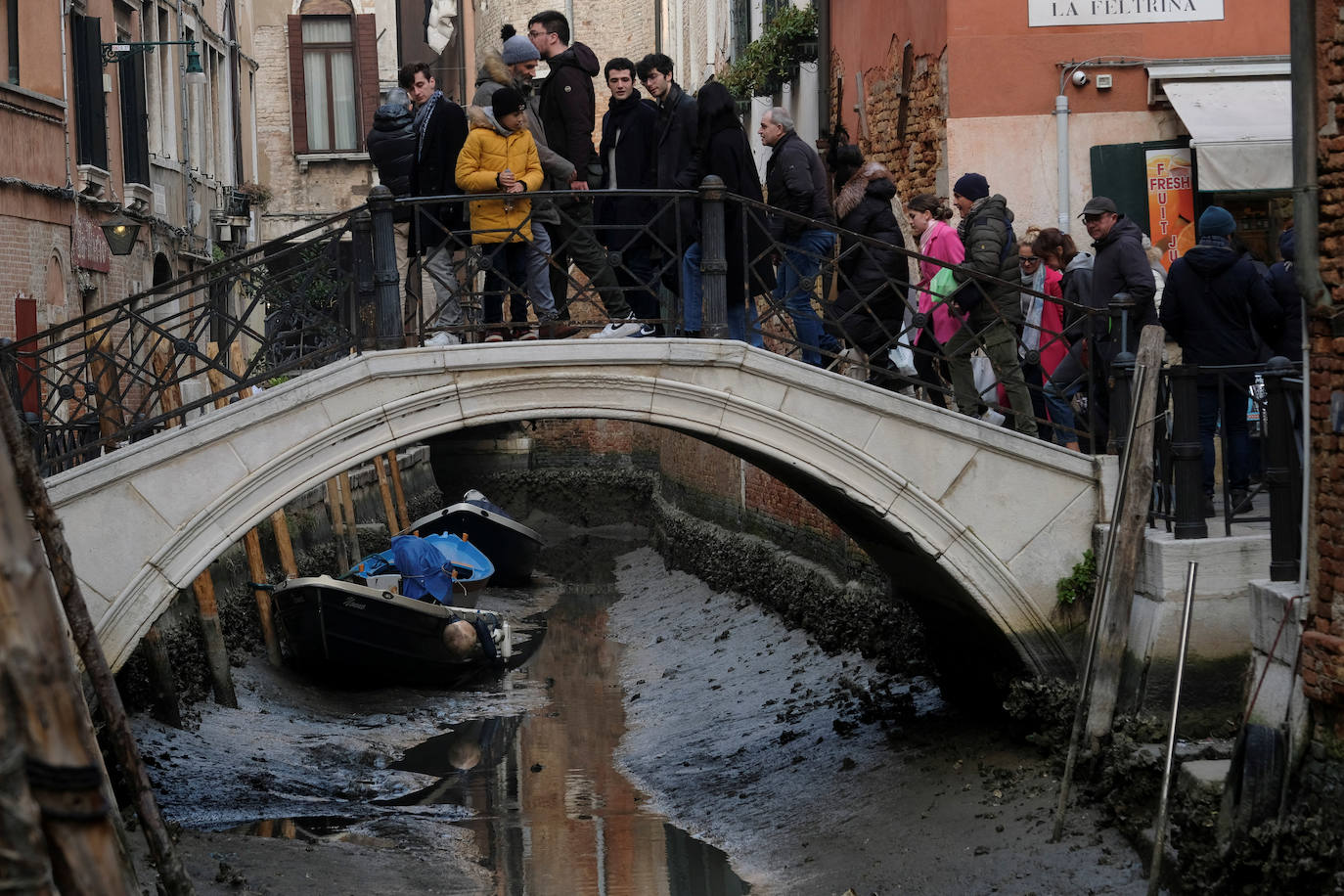 Fotos: El &#039;acqua bassa&#039; vacía los canales en Venecia