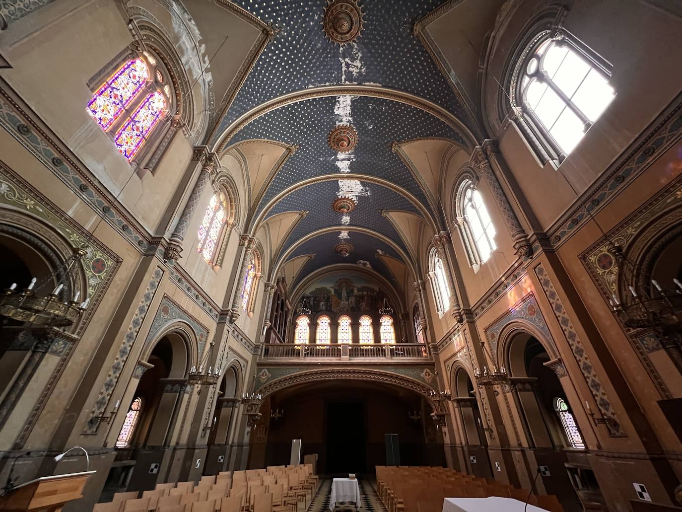 Fotos: Así es la vidriera más grande de Valencia, en la Iglesia de Jesuitas