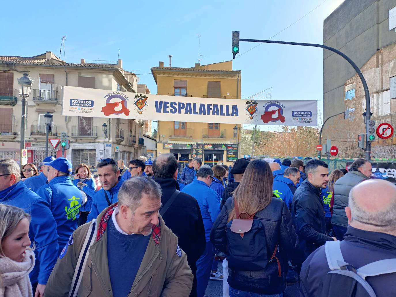 Fotos: Las vespas dan la bienvenida a las Fallas 2023