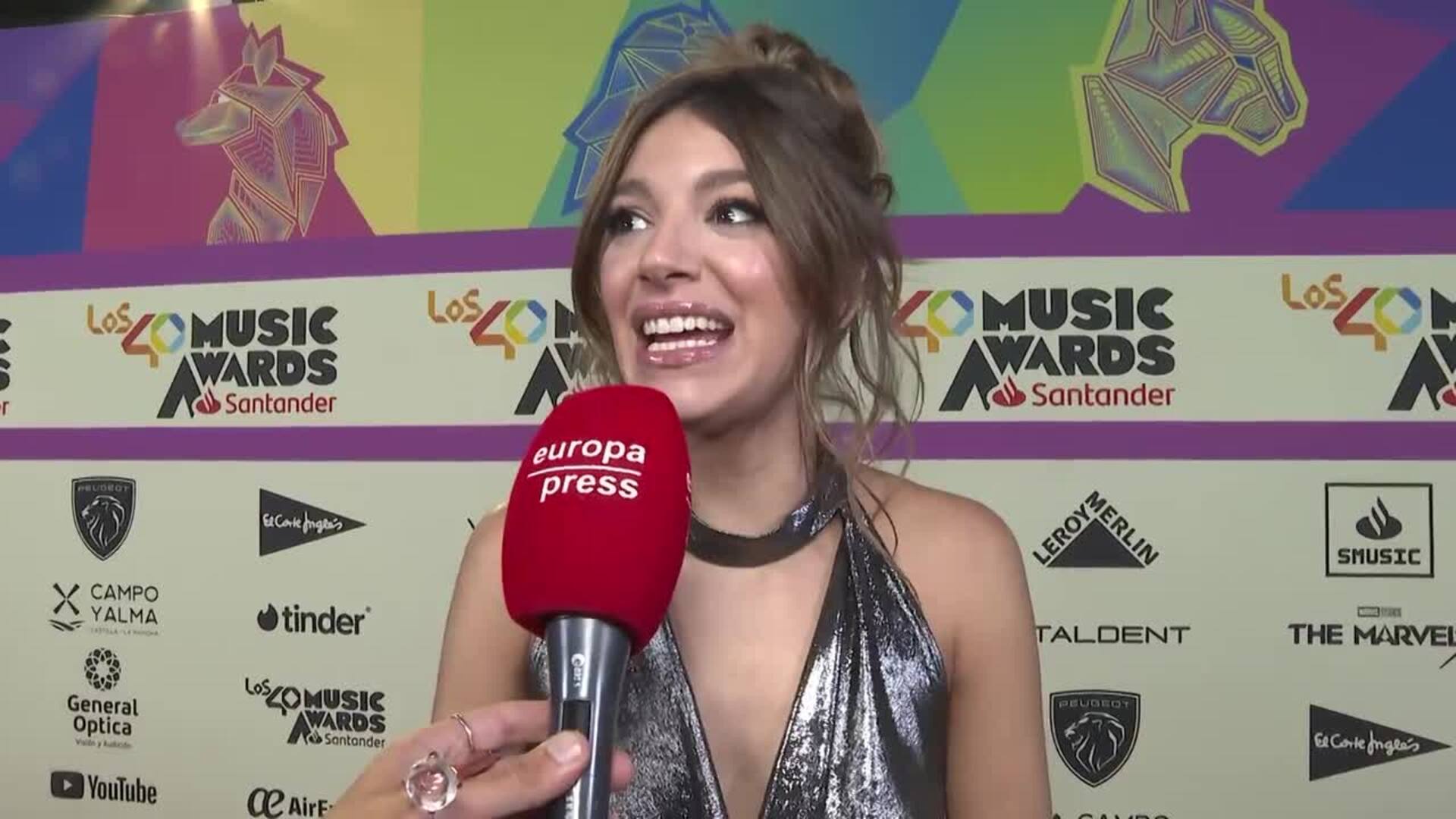 Aitana arrasa con su cambio de 'look' y su arriesgado vestido