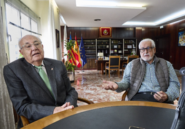 Luis Ortega y Ángel García, en la sede del Colegio de Médicos.