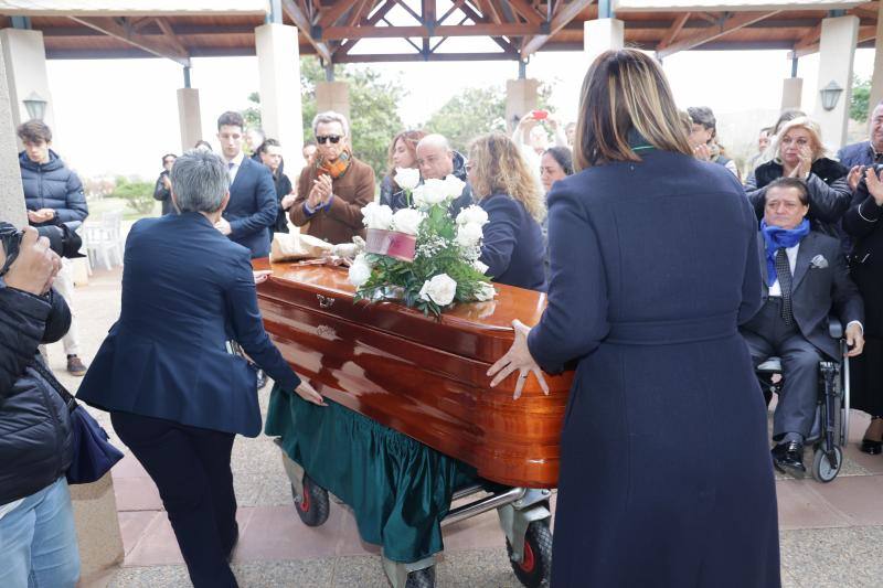 El funeral de Paco Arévalo, en imágenes