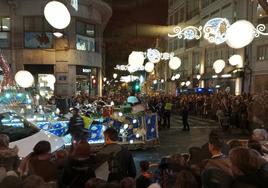 Una carroza se avería en la cabalgata de Valencia