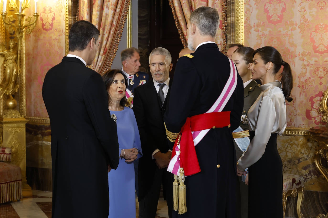 La princesa Leonor protagoniza la Pascua Militar vestida de cadete