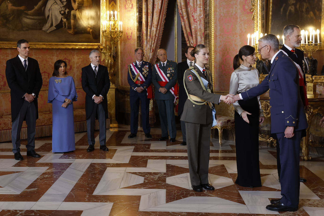 La princesa Leonor protagoniza la Pascua Militar vestida de cadete