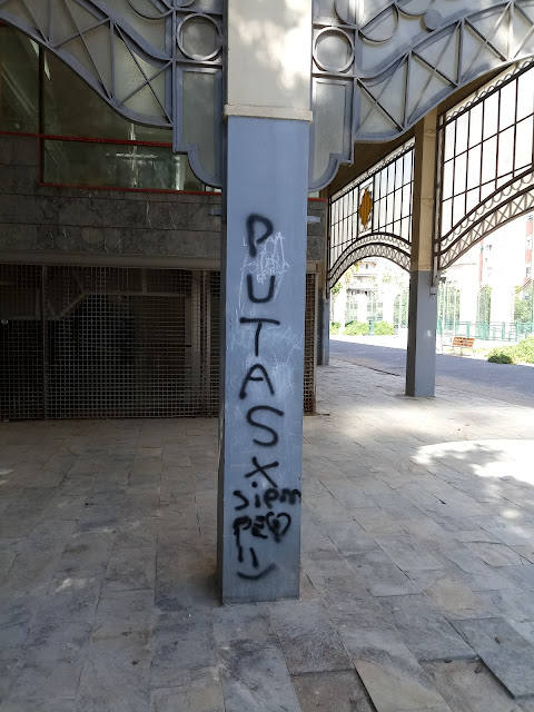 Fotos del abandono en el mercado de Abastos de Valencia