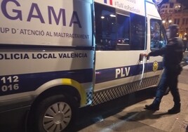 Unidad móvil del Grupo de Atención a los Malos Tratos de la Policía Local.