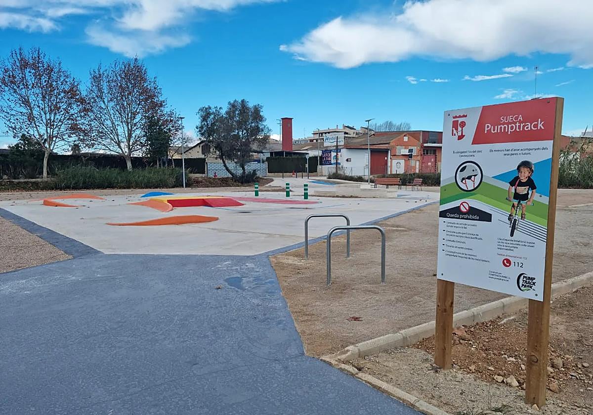 Pista de pumptrack en Sueca.