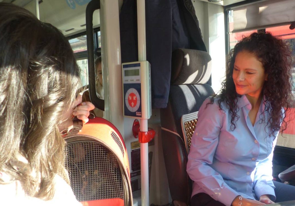 Conductora de una línea de la EMT de Valencia.