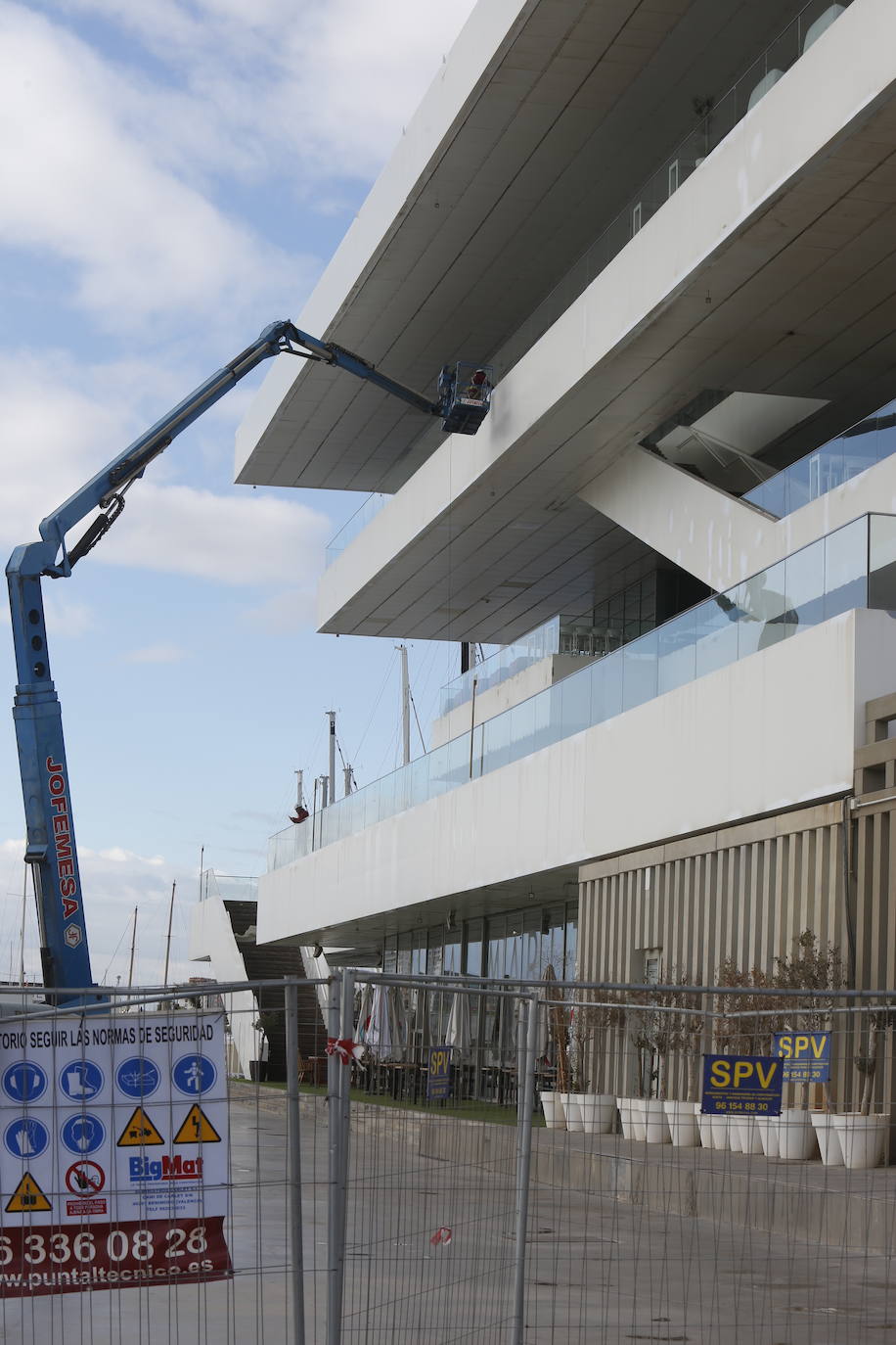 Imagen secundaria 2 - Detalle de la intervención de Puntal Técnico en el Veles e Vents.