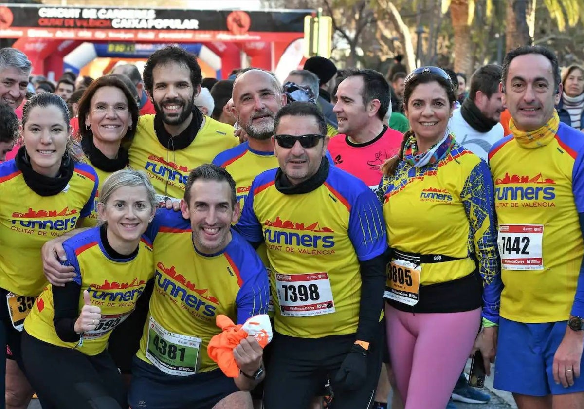 Miembros del Runners Ciutat de València, tras la carrera que el club organiza.