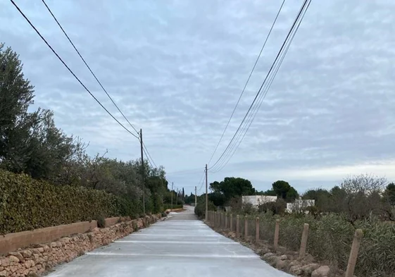 Camino que conecta las carreteras CV333 y CV25.