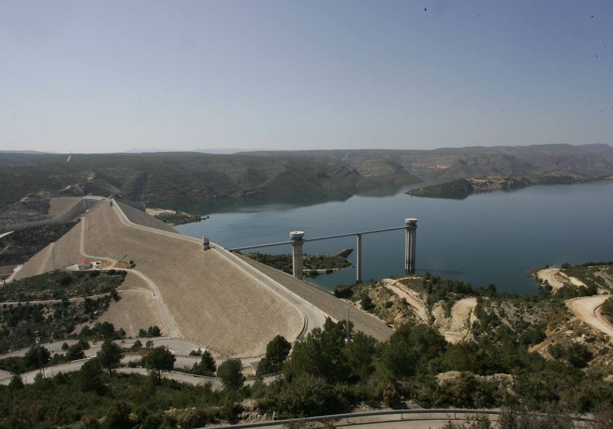 Vista del pantano de Tous.