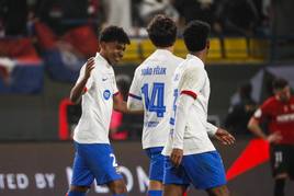 Lamine Yamal y Félix celebran el 2-0