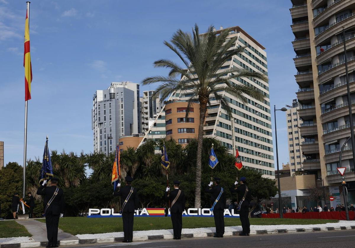 Todas las imágenes de la celebración del bicentenario de la Policía Nacional en Valencia