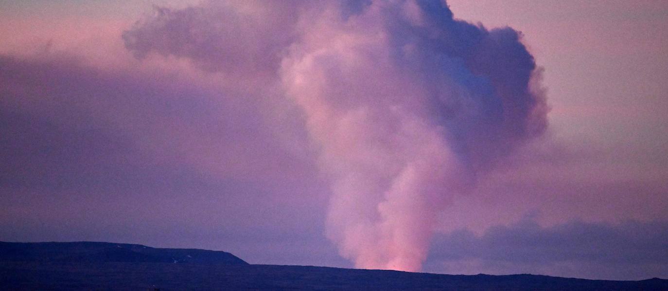 Vuelve a entrar en erupción un volcán en el suroeste de Islandia