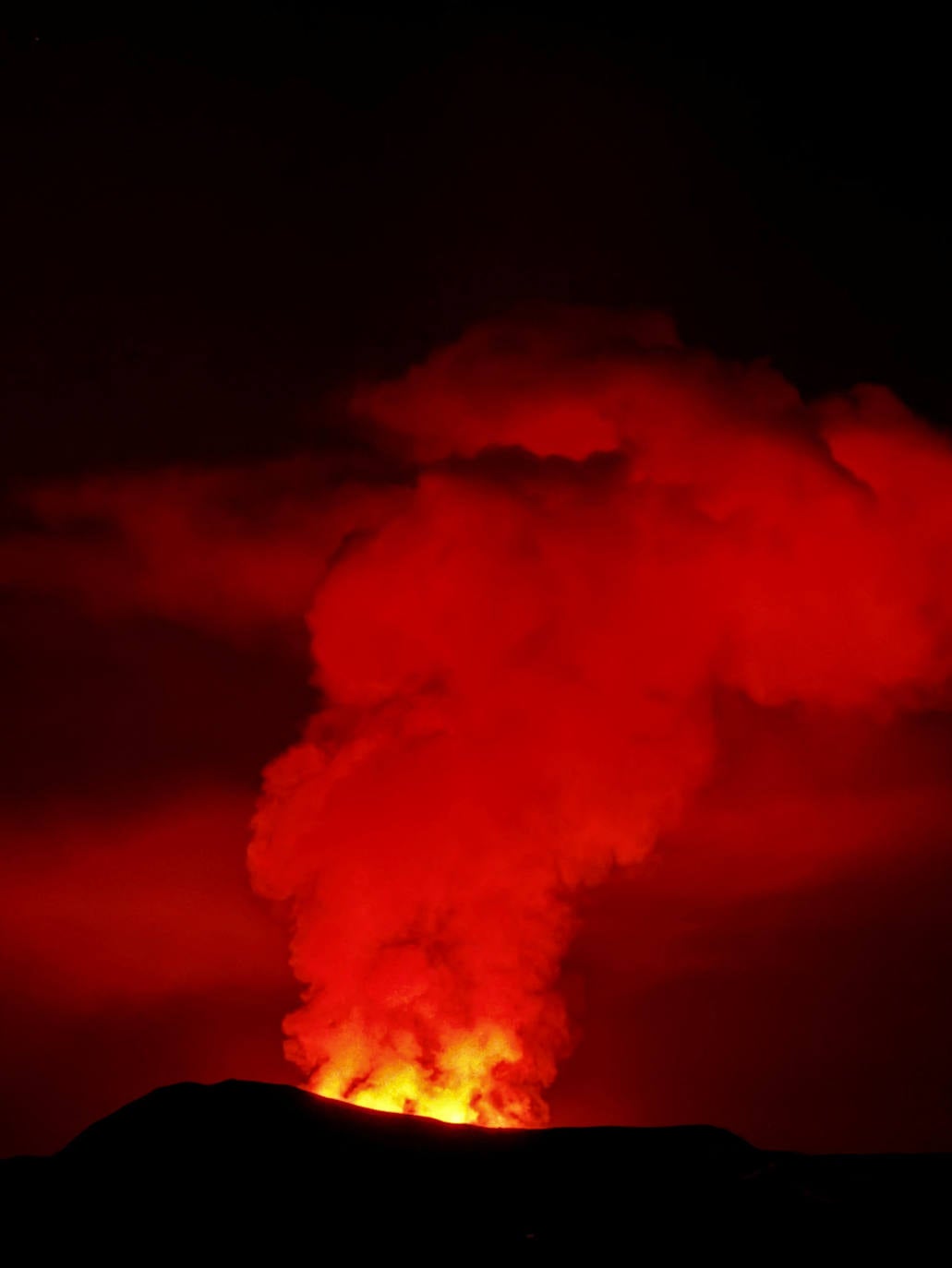 Vuelve a entrar en erupción un volcán en el suroeste de Islandia