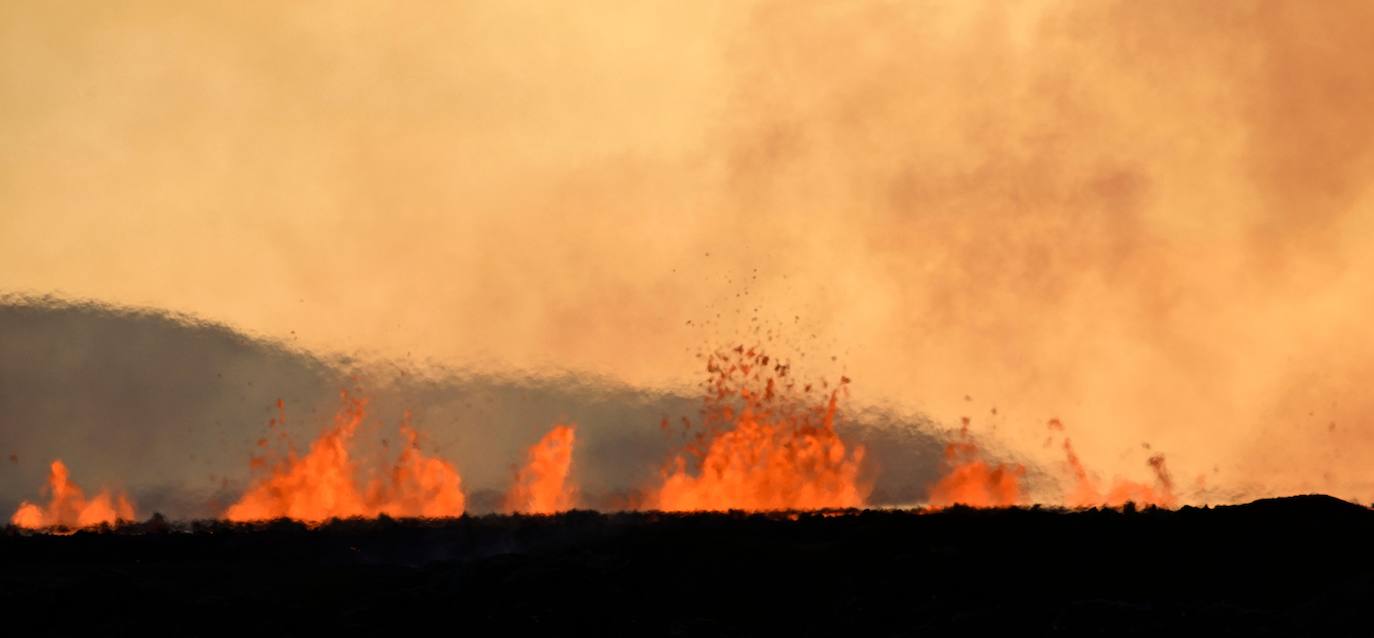 Vuelve a entrar en erupción un volcán en el suroeste de Islandia