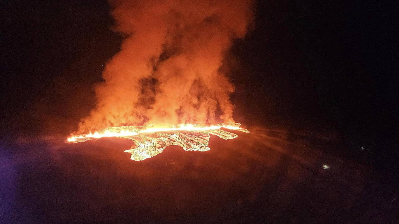 Vuelve a entrar en erupción un volcán en el suroeste de Islandia