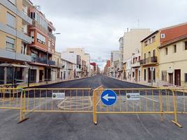 Calle Mayor cortada en Almussafes.