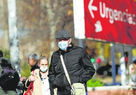 Las mascarillas soon habituales ya en los centros hospitalarios.