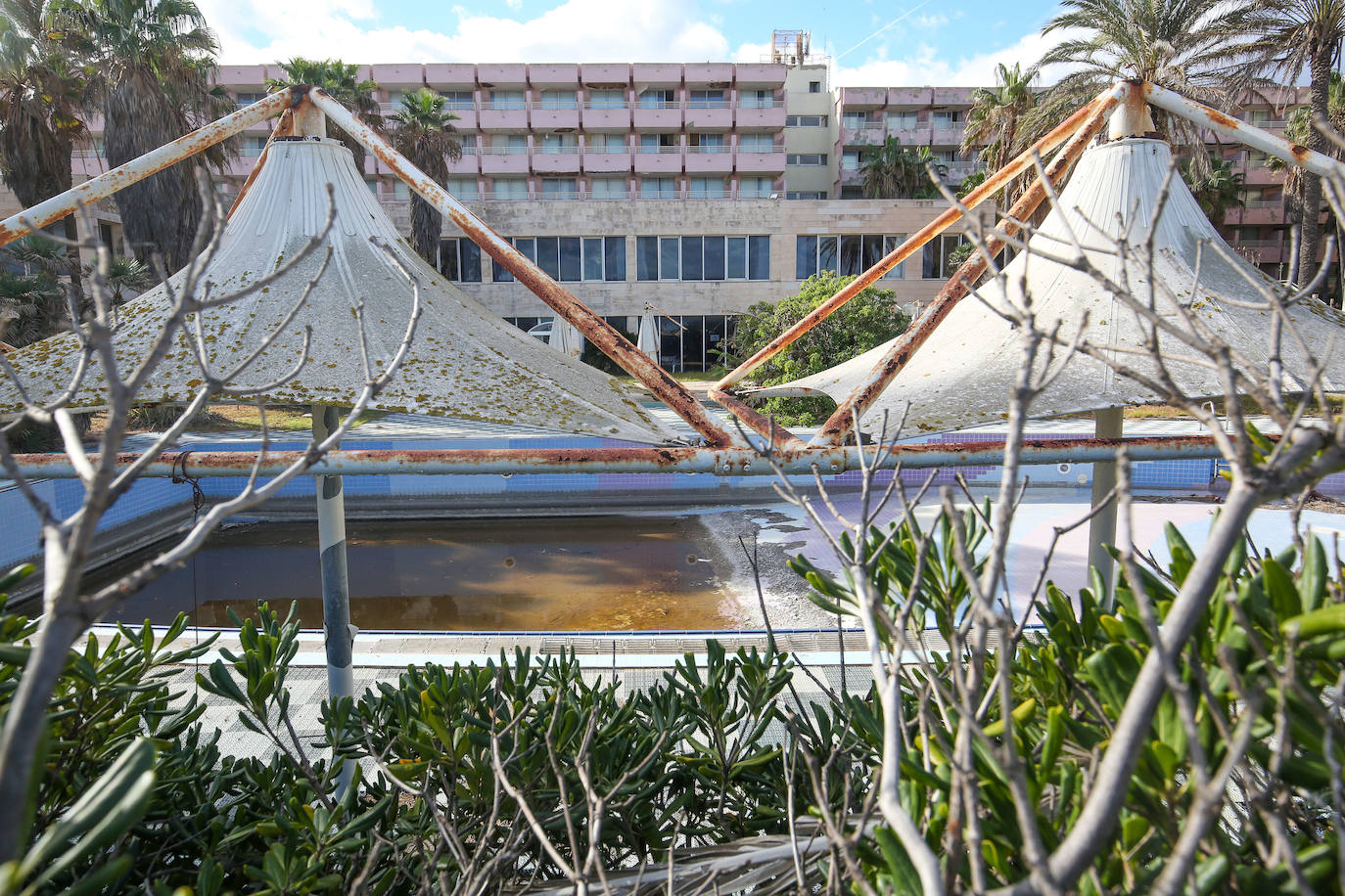 El hotel Sidi Saler, atrapado en el tiempo