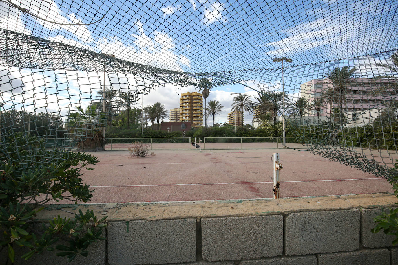 El hotel Sidi Saler, atrapado en el tiempo