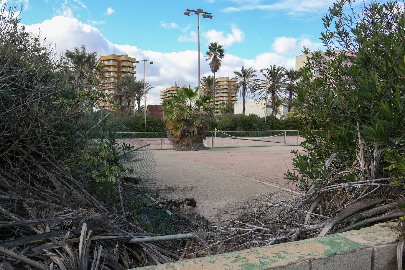 El hotel Sidi Saler, atrapado en el tiempo