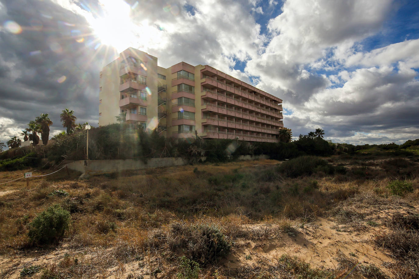 El hotel Sidi Saler, atrapado en el tiempo