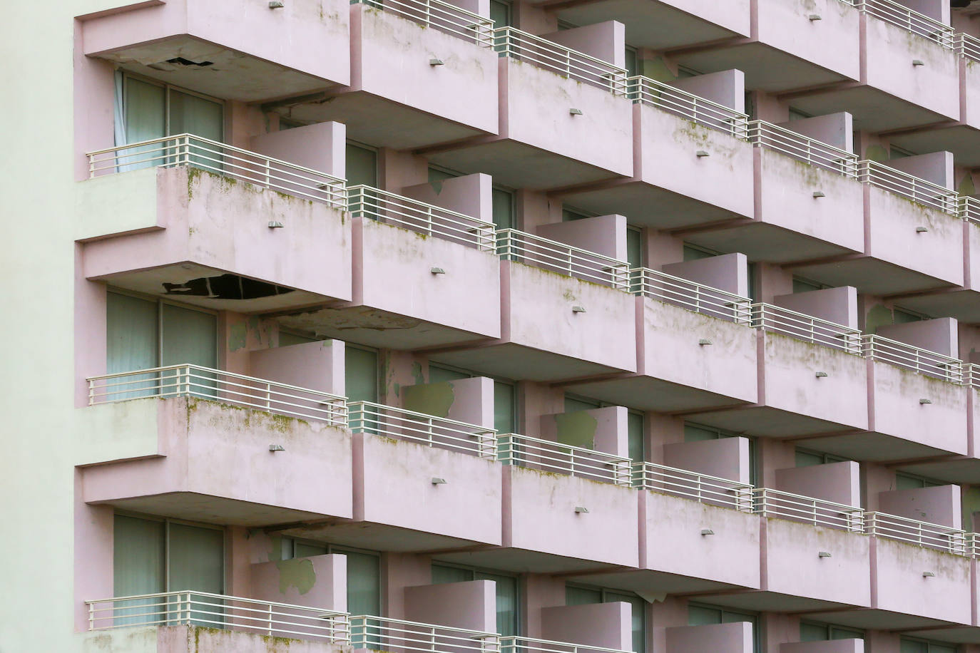 El hotel Sidi Saler, atrapado en el tiempo