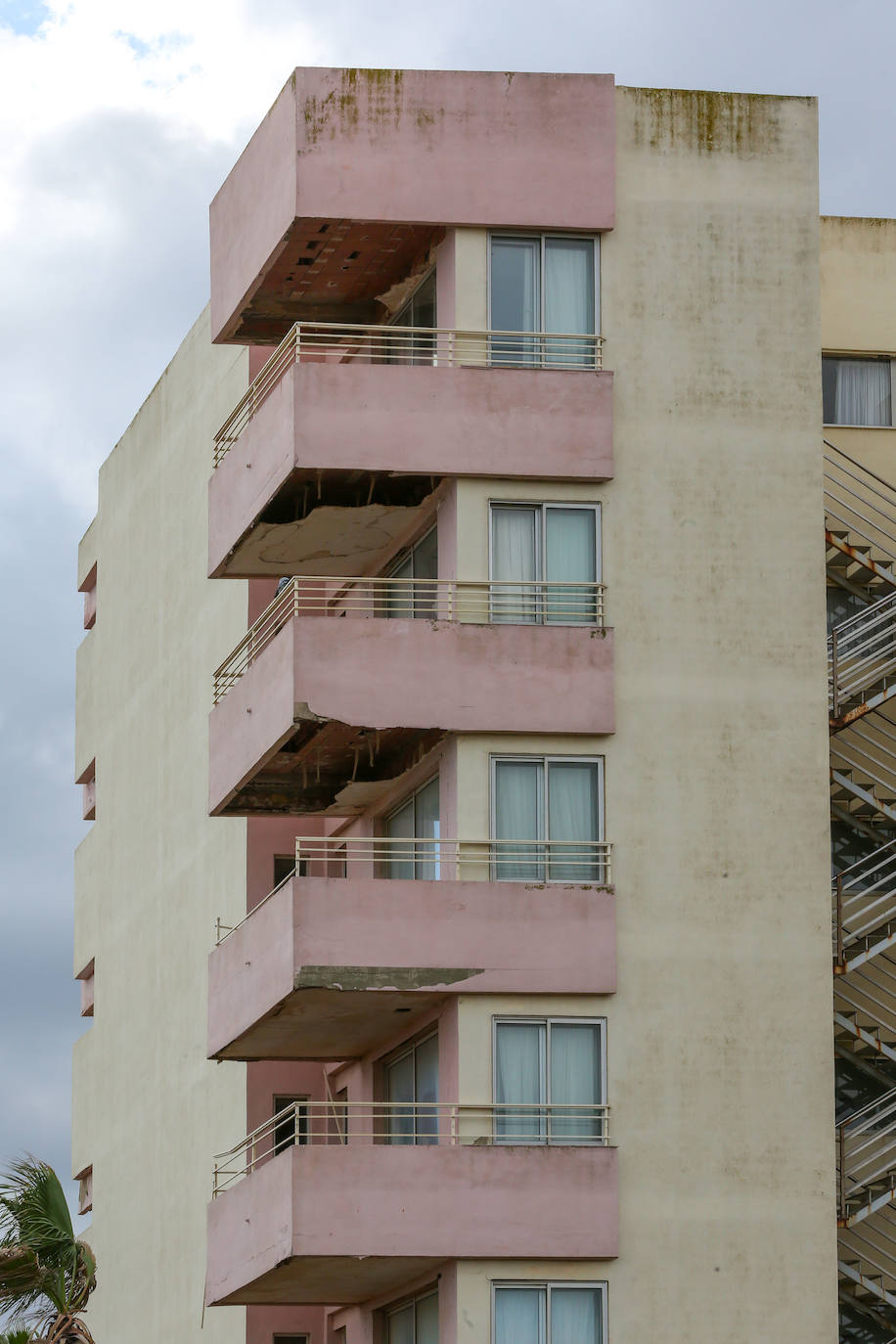 El hotel Sidi Saler, atrapado en el tiempo