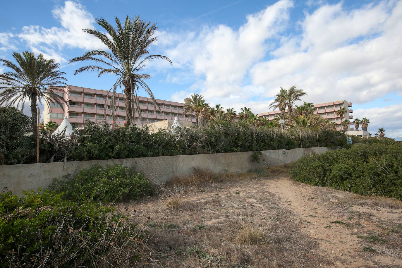 El hotel Sidi Saler, atrapado en el tiempo