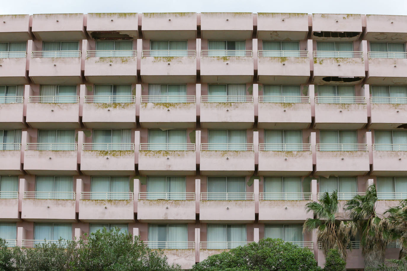 El hotel Sidi Saler, atrapado en el tiempo