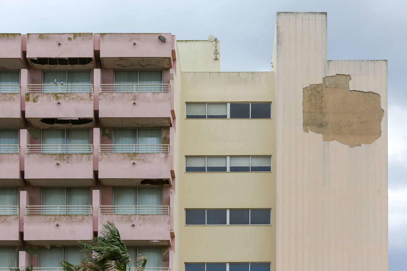 El hotel Sidi Saler, atrapado en el tiempo